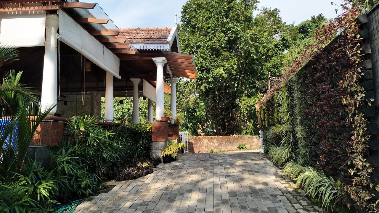 Willow Heights Athirappilly Exterior photo