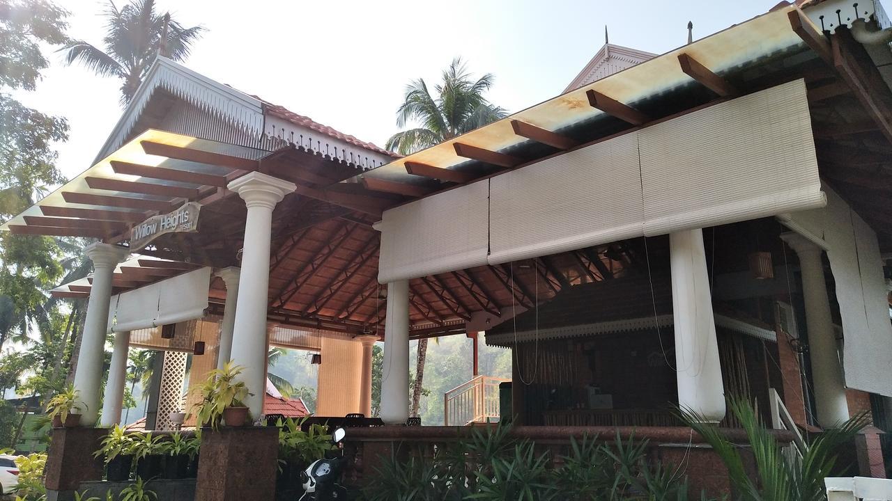 Willow Heights Athirappilly Exterior photo